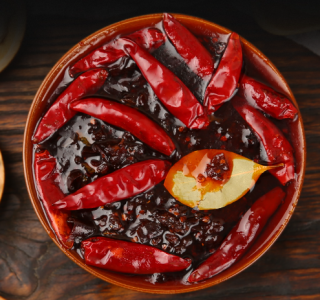 不同火鍋底料味差異大？重慶廠家揭秘！