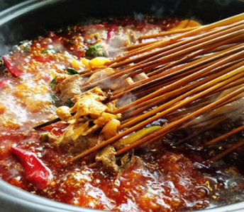 為何重慶串串香風(fēng)靡？廠家直銷功不可沒