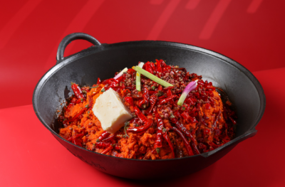 探尋火鍋店紅油的獨門秘訣，它的價格為何與眾不同？