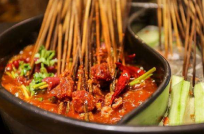 如何籌備開家受歡迎的串串香店？