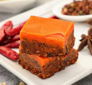 探尋火鍋風(fēng)味：紅油加工背后有何緣由？