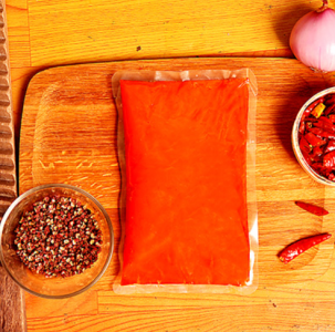 牛油紅油批發(fā)價(jià)更低，如何助您火鍋店火爆增收？