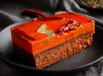 重慶老火鍋紅油底料，辣而不燥，究竟是何等滋味讓人回味無(wú)窮？