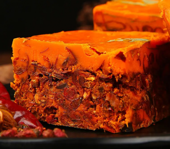 揭秘火鍋店牛油紅油，特色究竟何在？