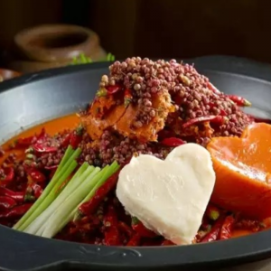 如何辨別優(yōu)質(zhì)？火鍋牛油紅油廠家靠譜嗎？